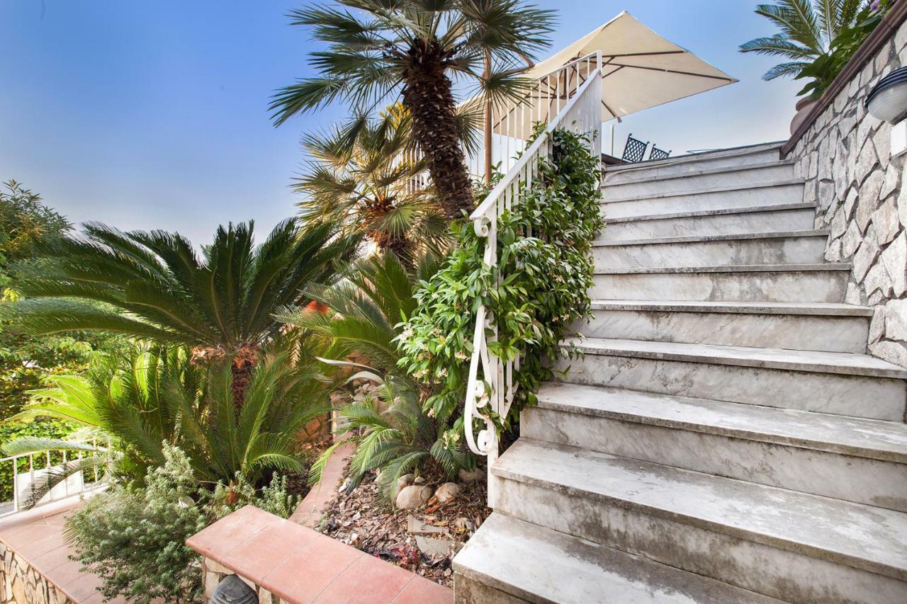Amore Rentals - Casa Augusta A Sorrento Eksteriør billede