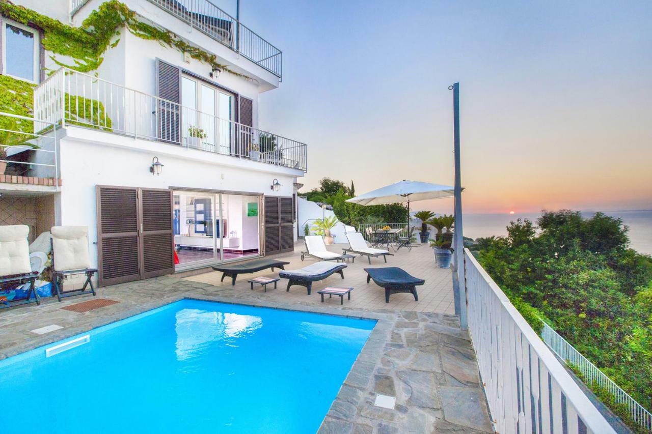 Amore Rentals - Casa Augusta A Sorrento Eksteriør billede